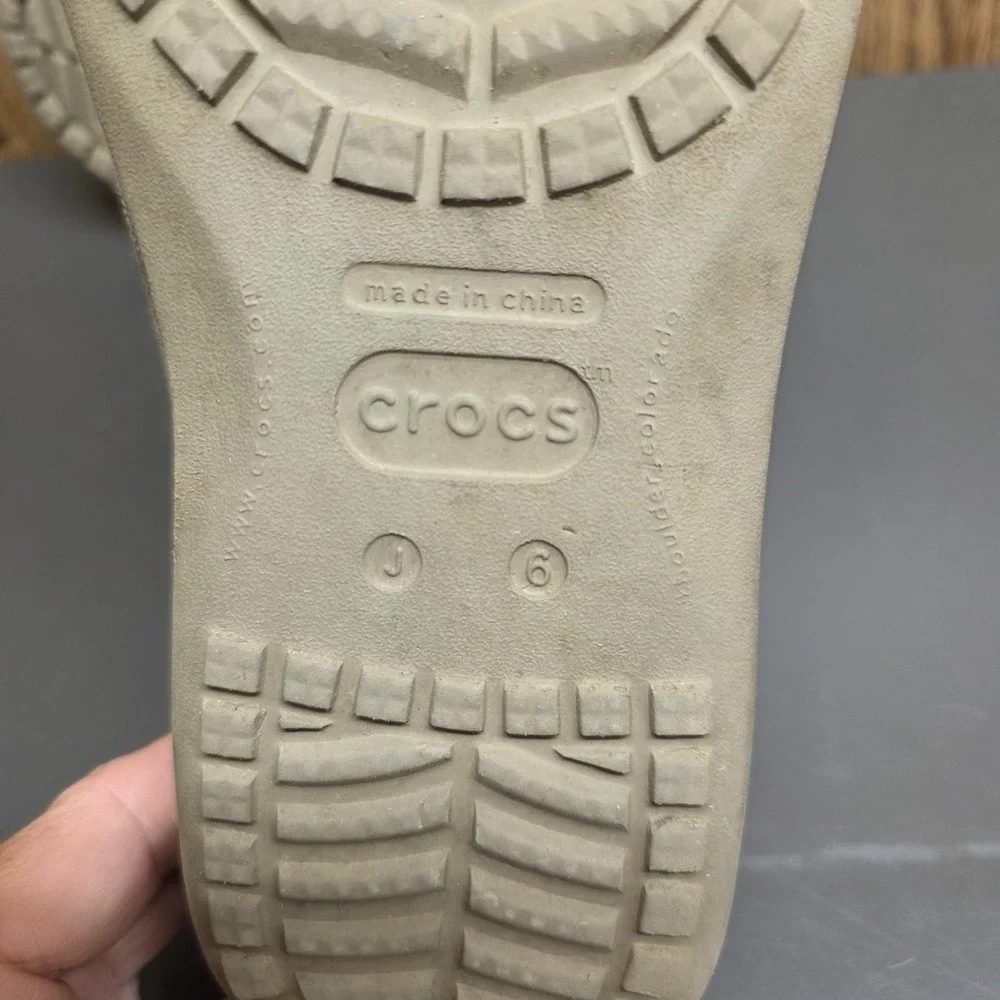 Crocs Loafer Shoes Kids SZ J 6 Beige Canvas Slip On Comfort Casual 204025